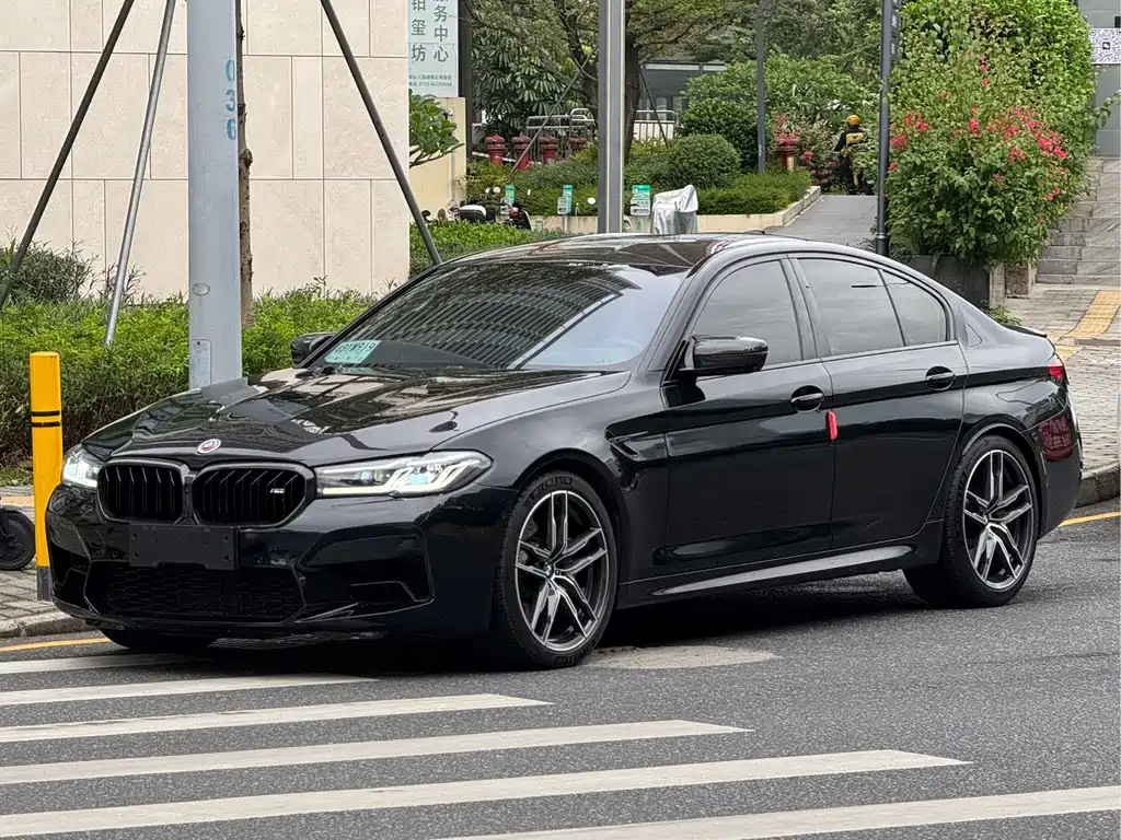 BMW M5 2021