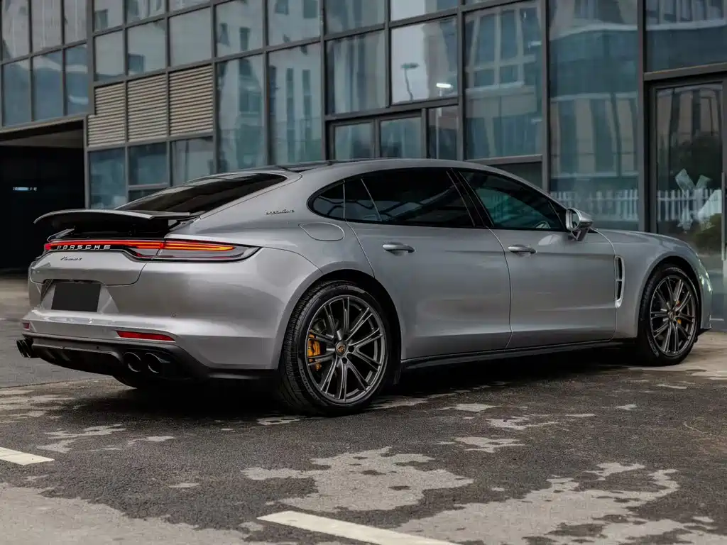 Porsche Panamera 2022