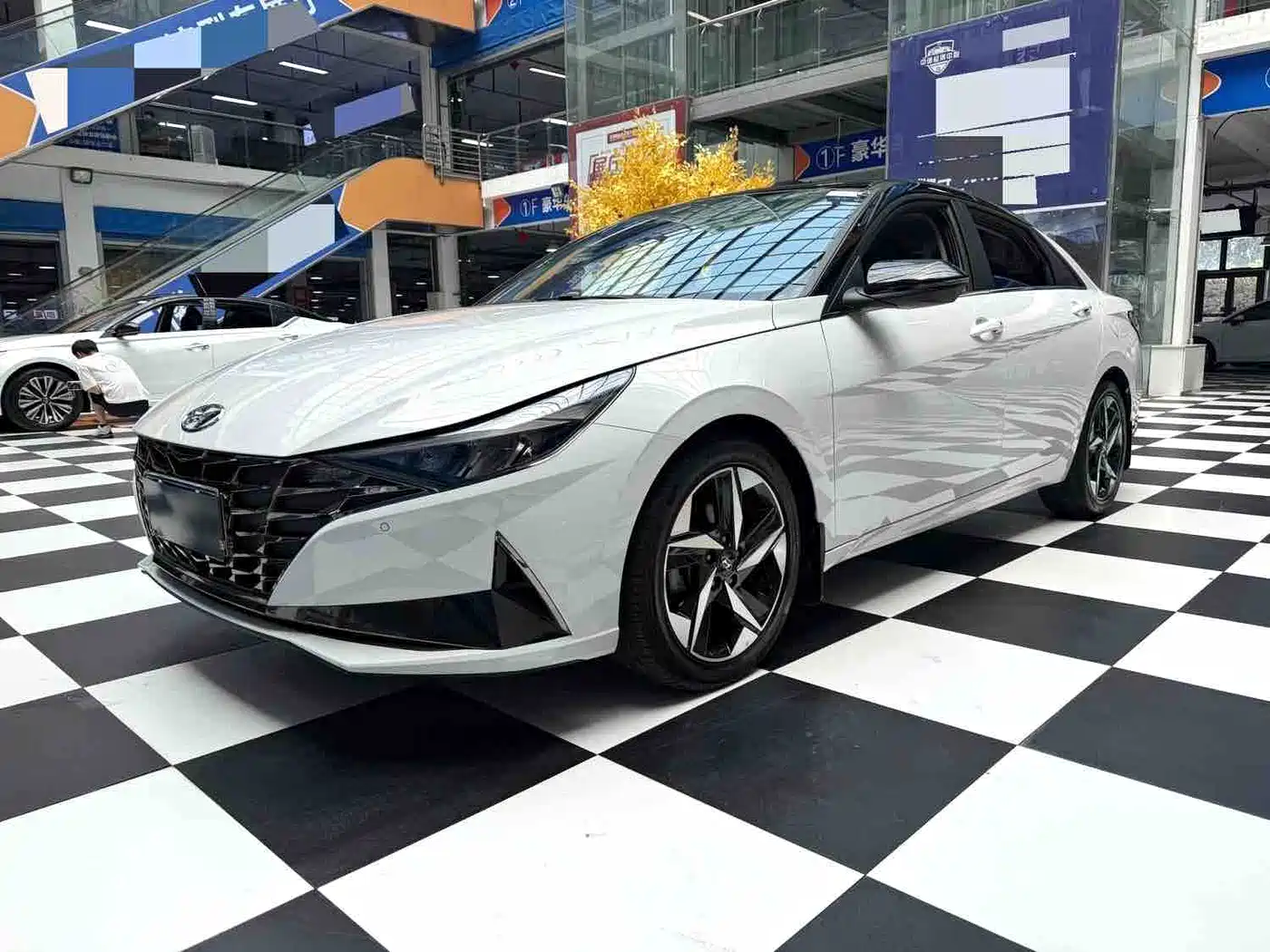 Hyundai Elantra 2022