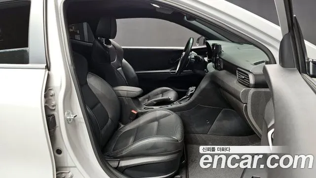 Hyundai Veloster 2020