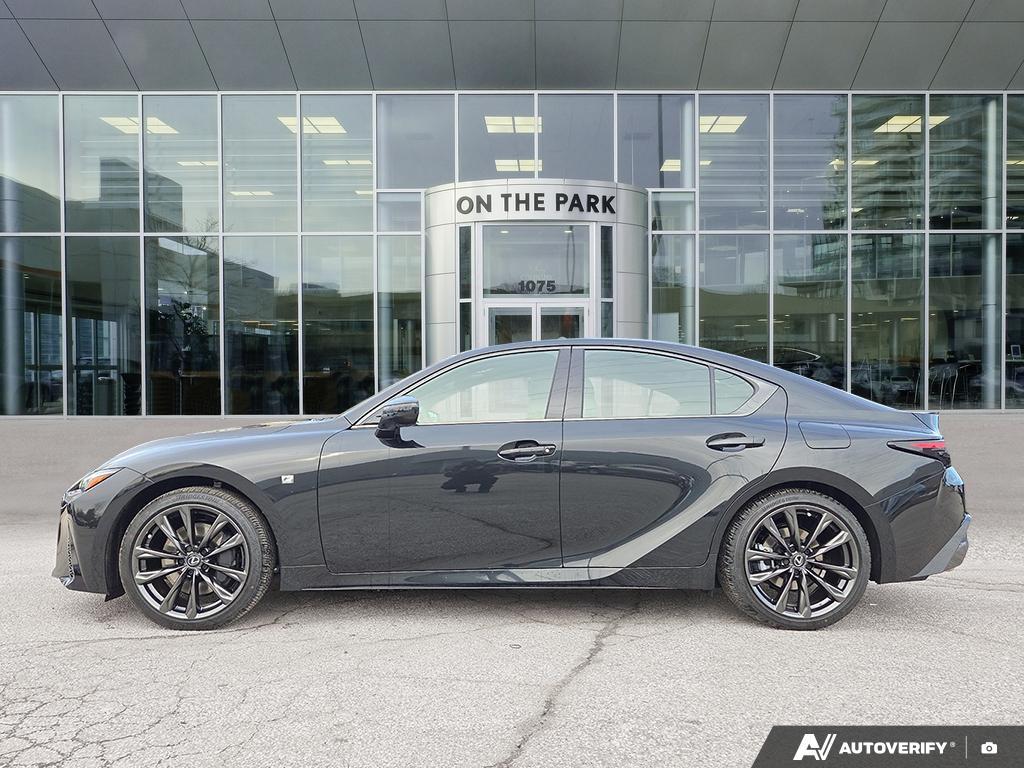 Lexus IS 2025