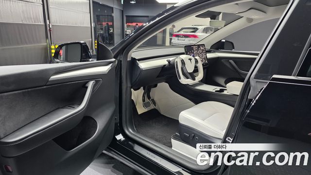 Tesla Model Y 2023