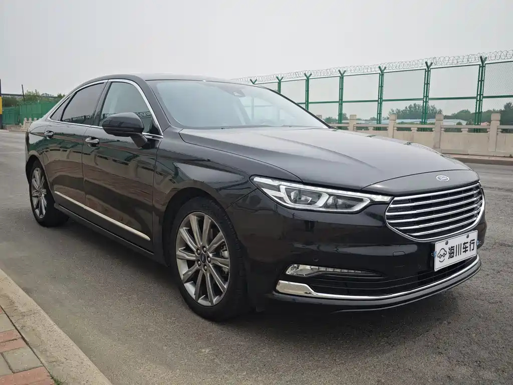 Ford Taurus 2020