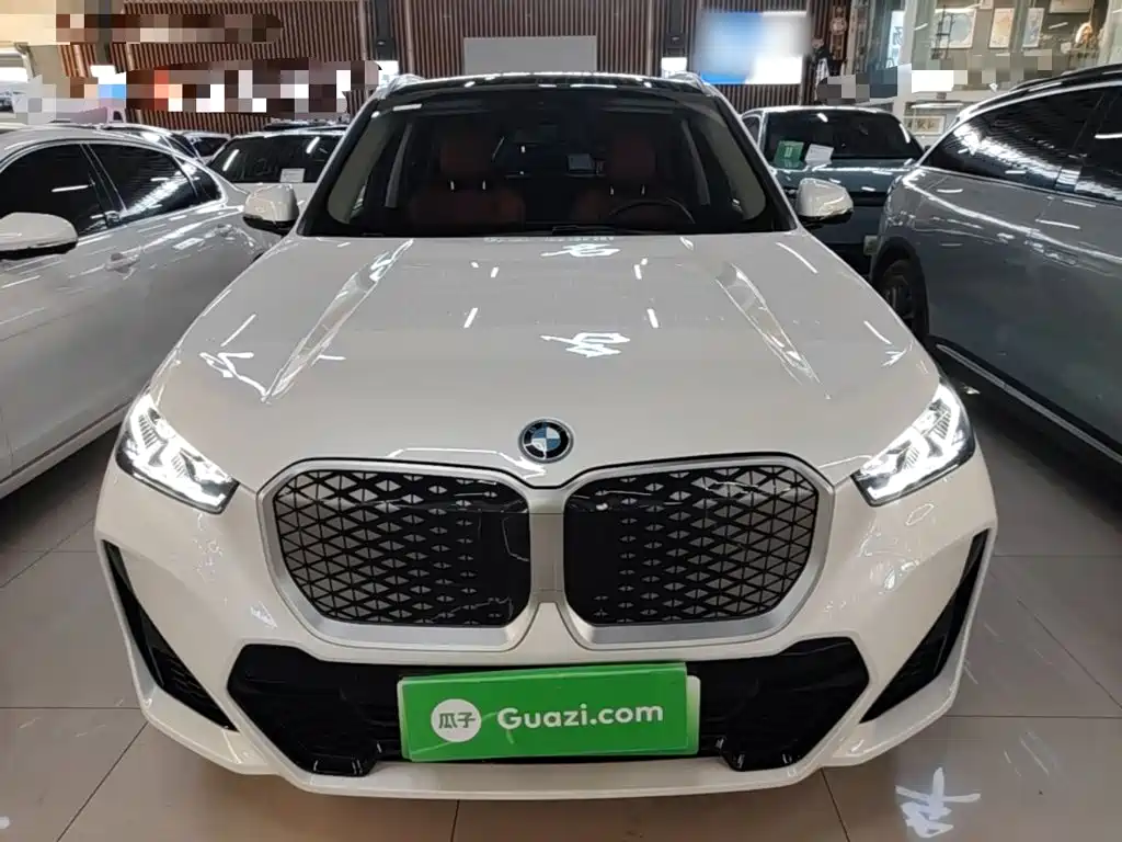 BMW iX1 2024