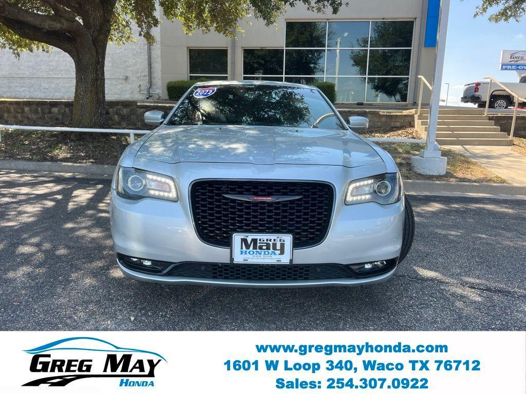 Chrysler 300 2022