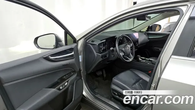 Lexus NX 2023