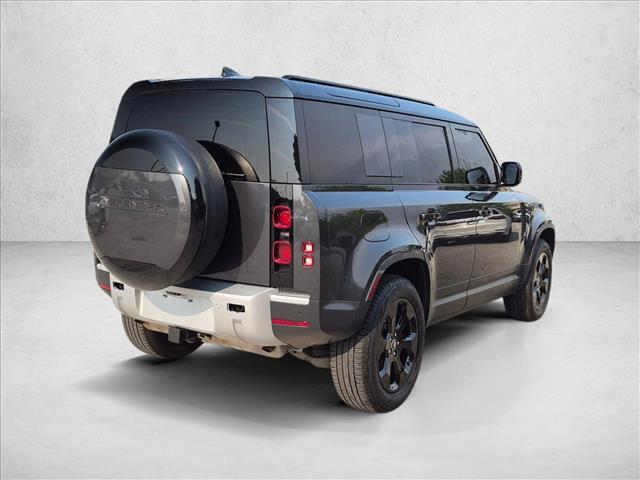 Land Rover Defender 2025
