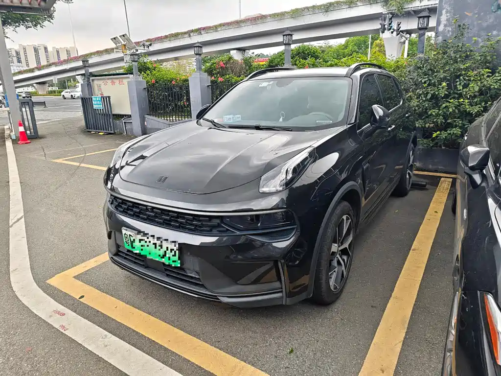 Lynk & Co 01 2022
