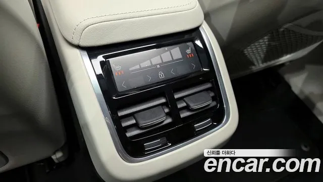 Volvo XC60 2025