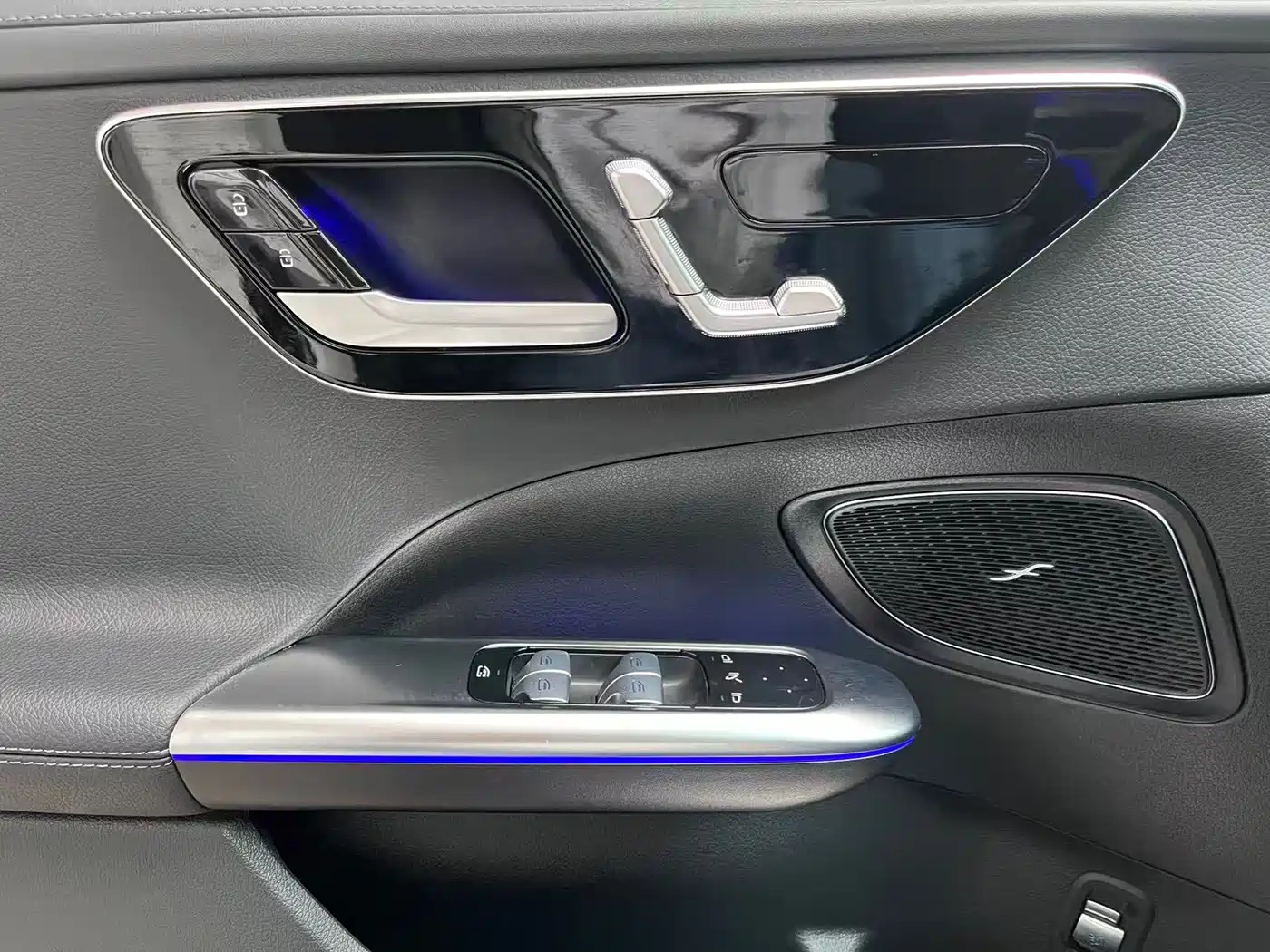 Mercedes-Benz C-Класс 2023