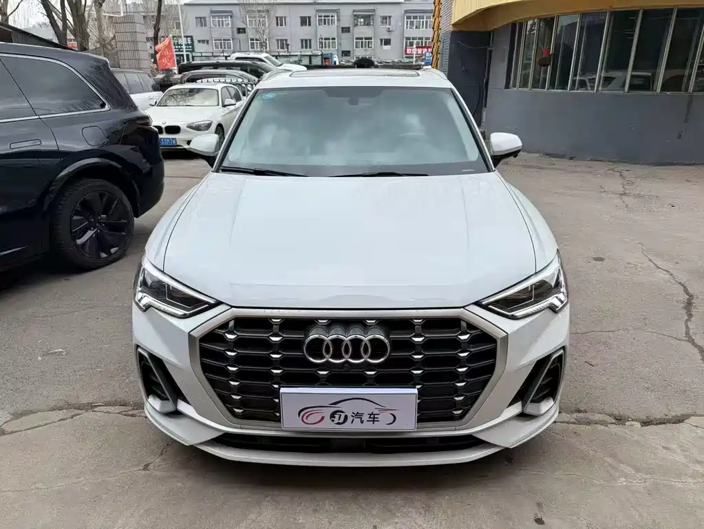 Audi Q3 2021