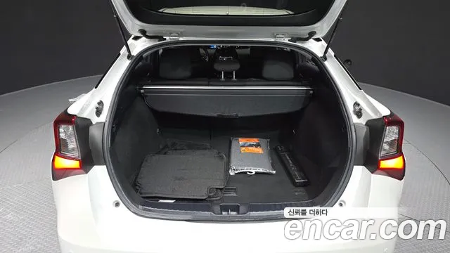 Toyota Prius 2021