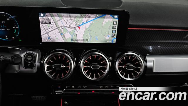 Mercedes-Benz GLB 2021