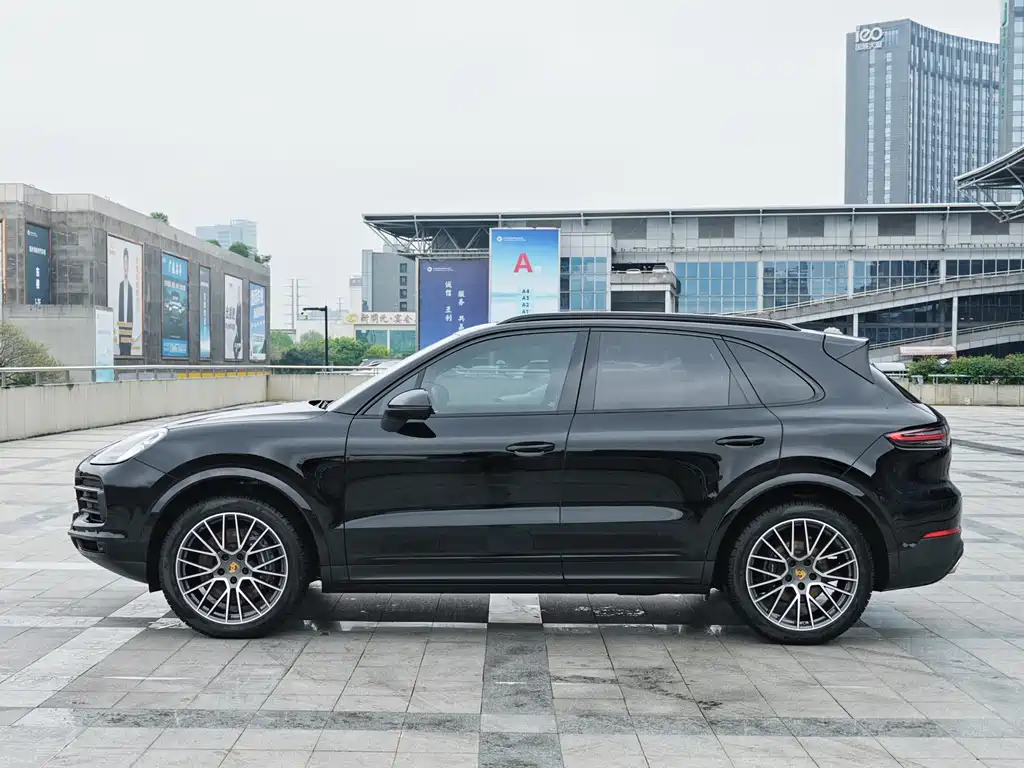 Porsche Cayenne 2022