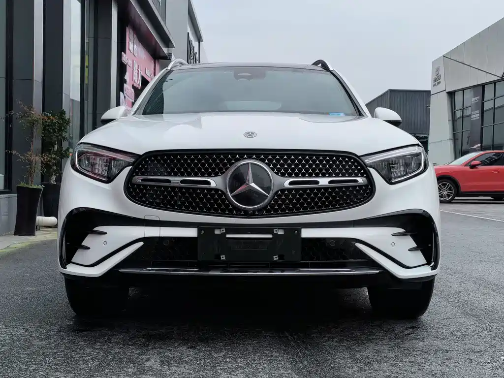 Mercedes-Benz GLC 2023