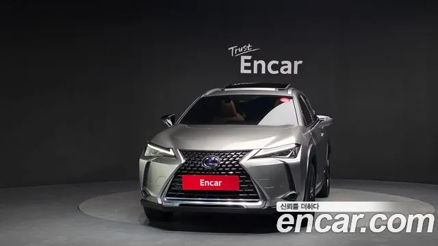 Lexus UX 2021