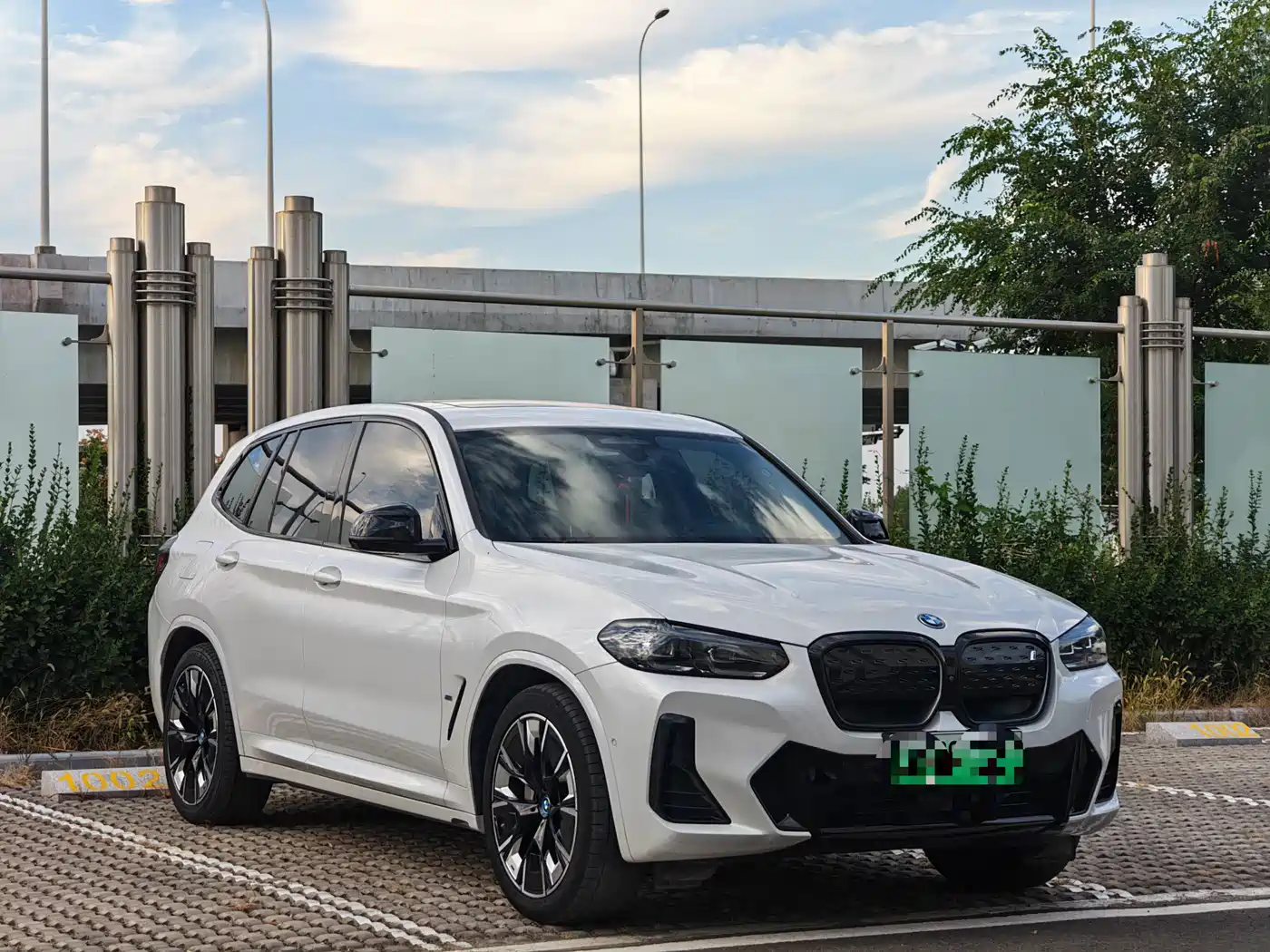BMW iX3 2023