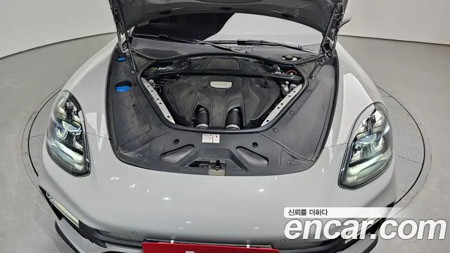 Porsche Panamera 2021