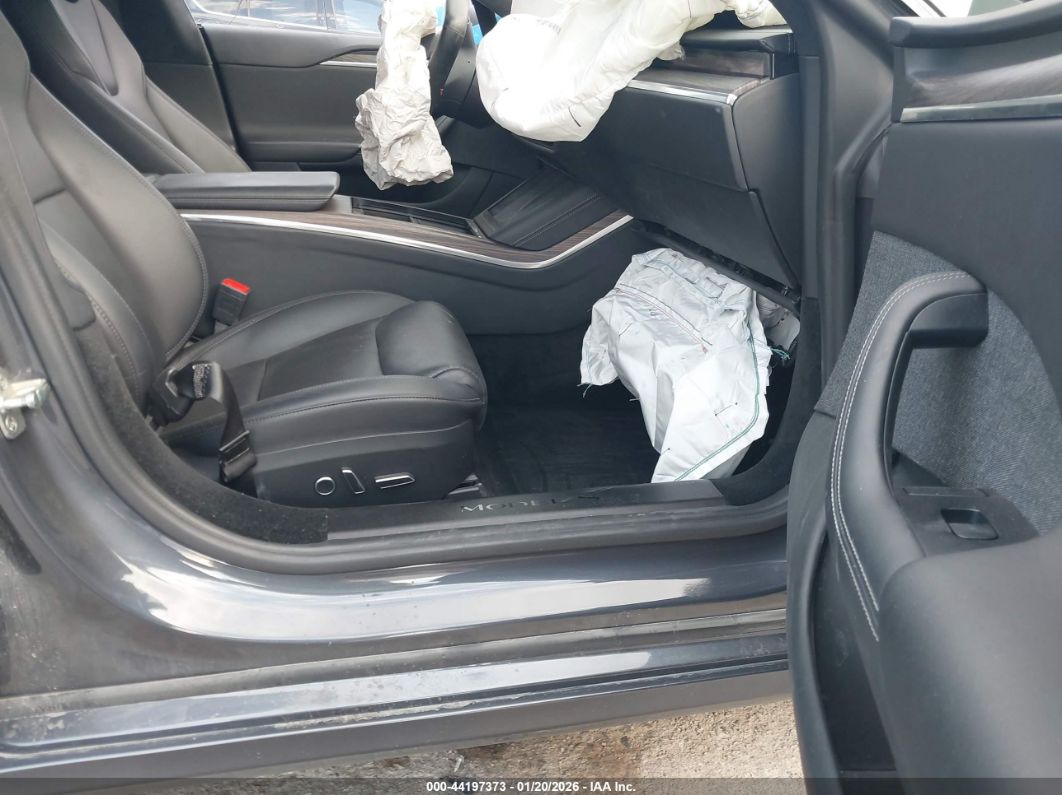 Tesla Model S 2021
