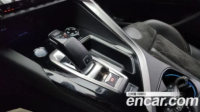 Peugeot 5008 2021