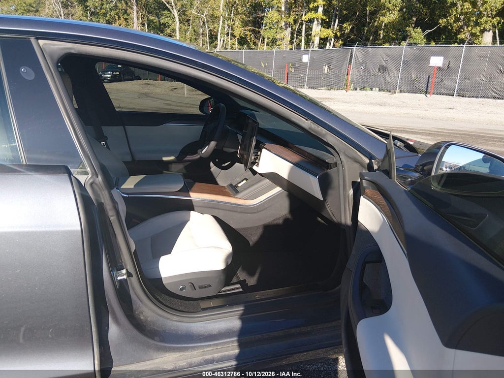 Tesla Model S 2021