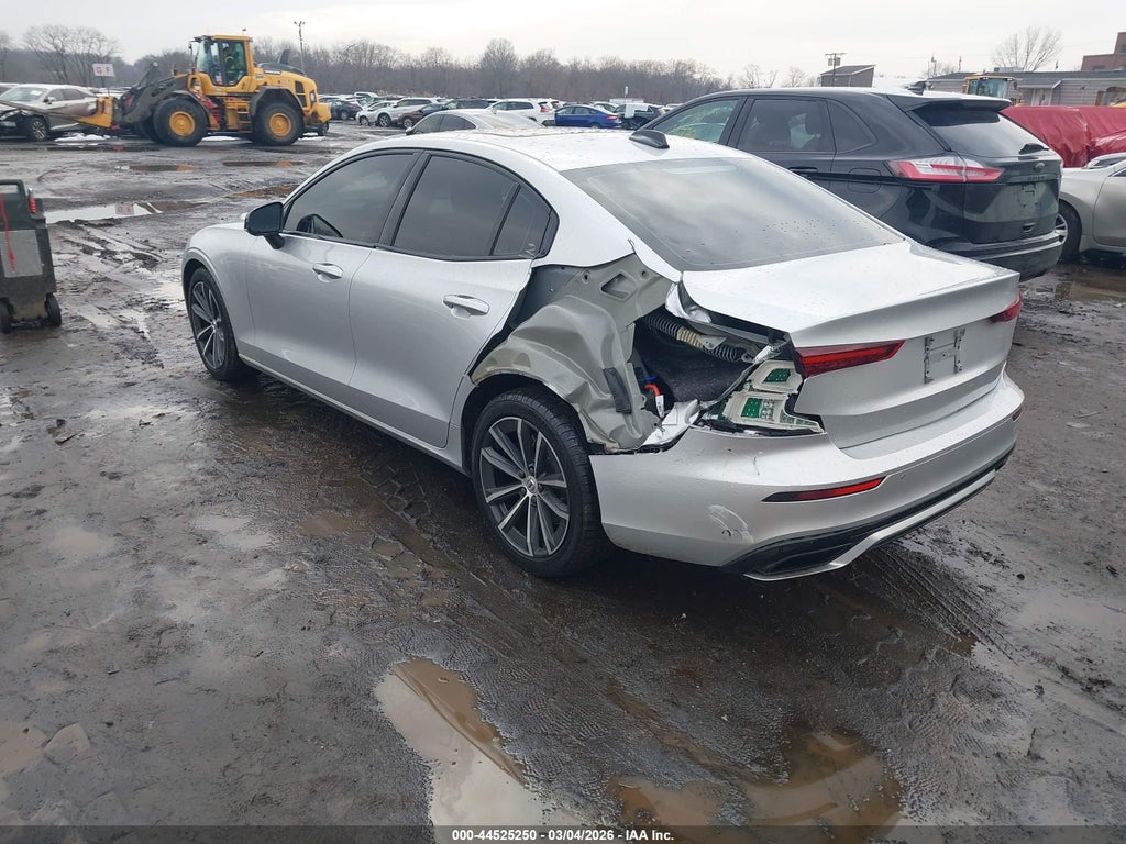 Volvo S60 2022
