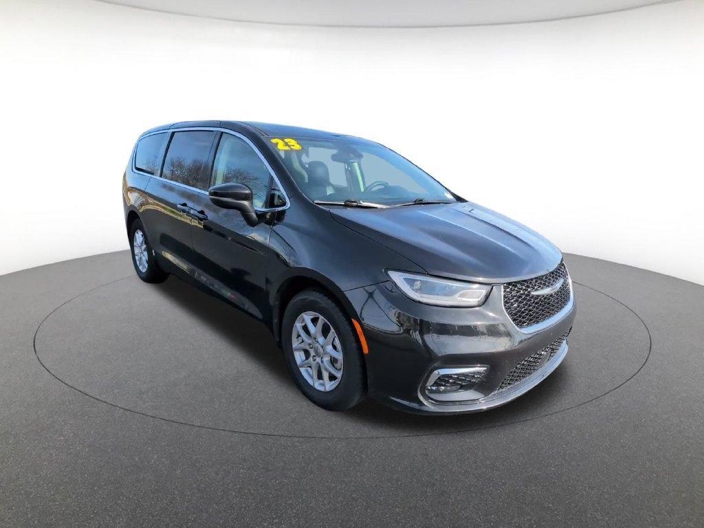 Chrysler Pacifica 2023
