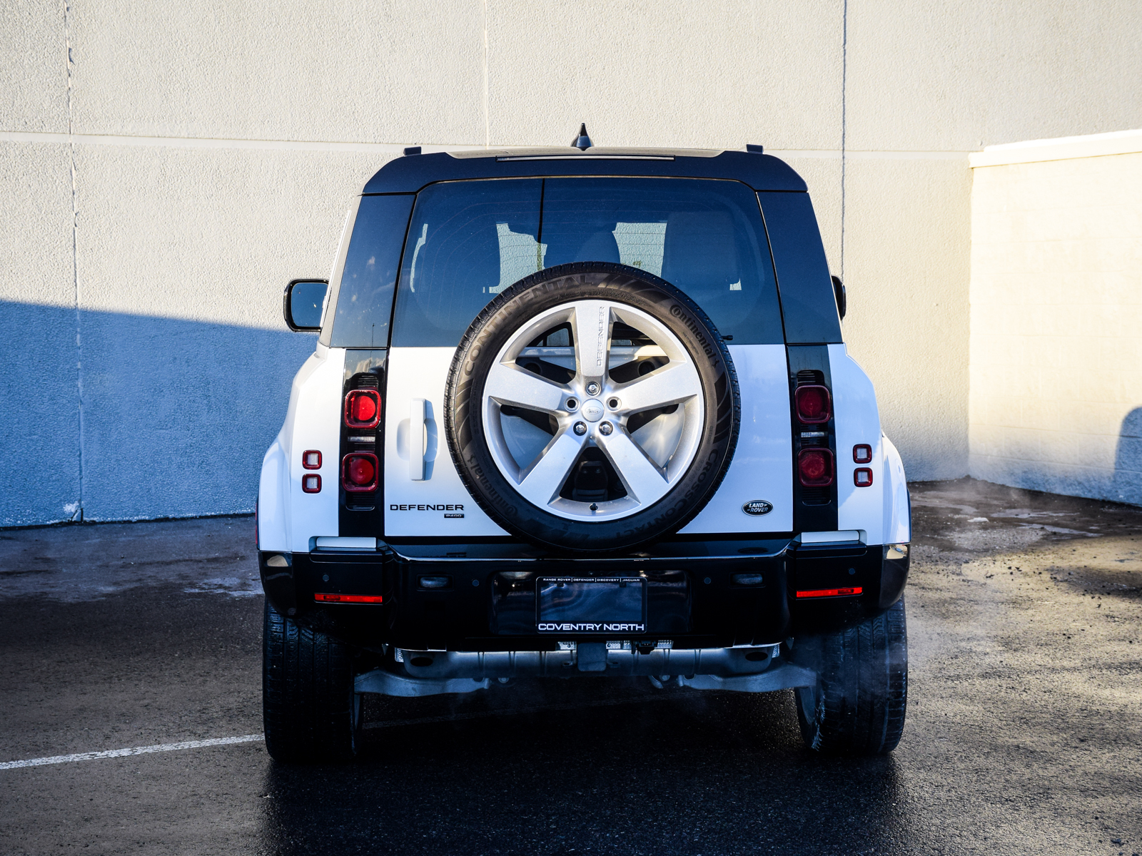 Land Rover Defender 2023