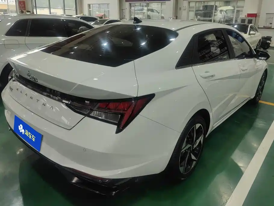 Hyundai Elantra 2023