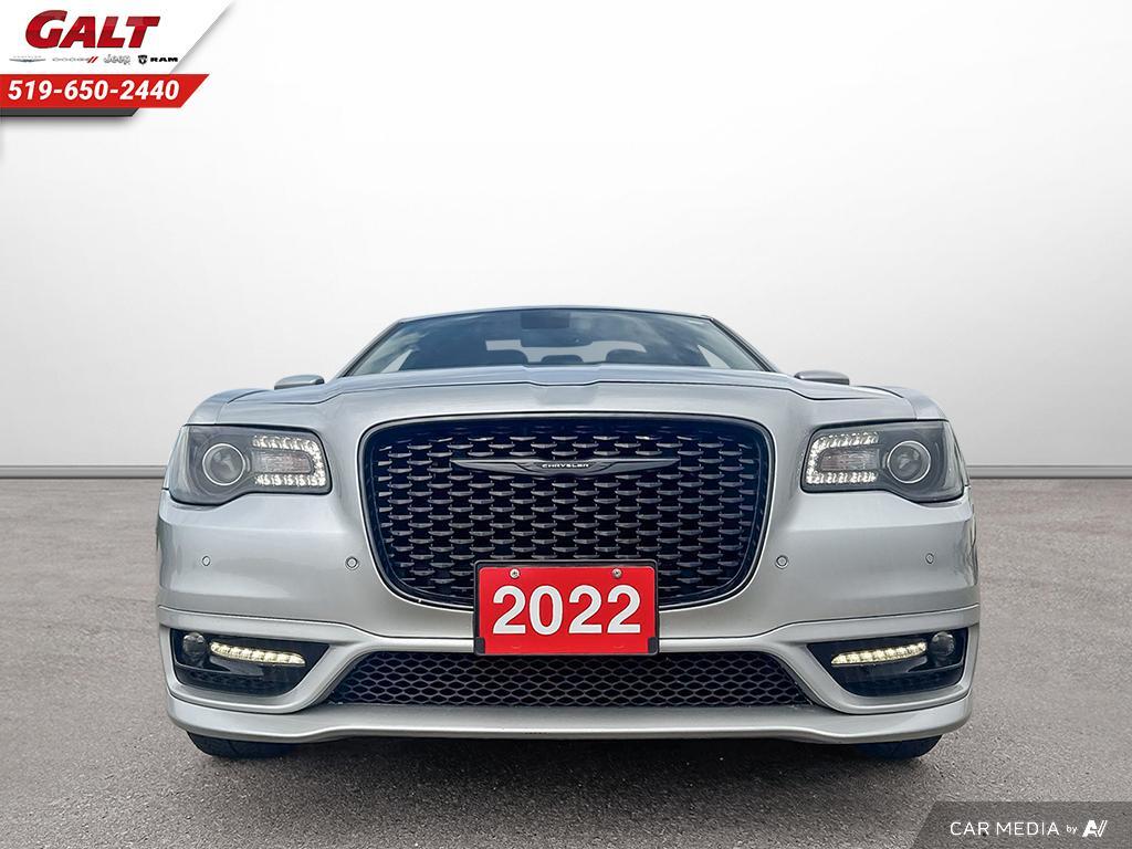 Chrysler 300 2022