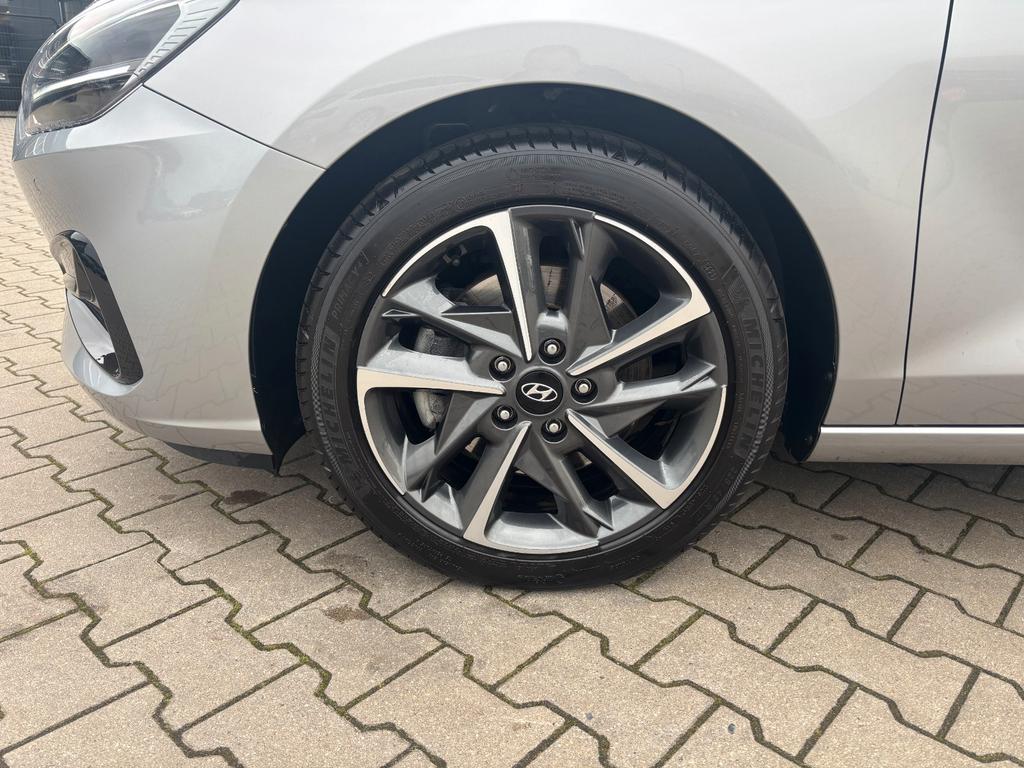 Hyundai i30 2021
