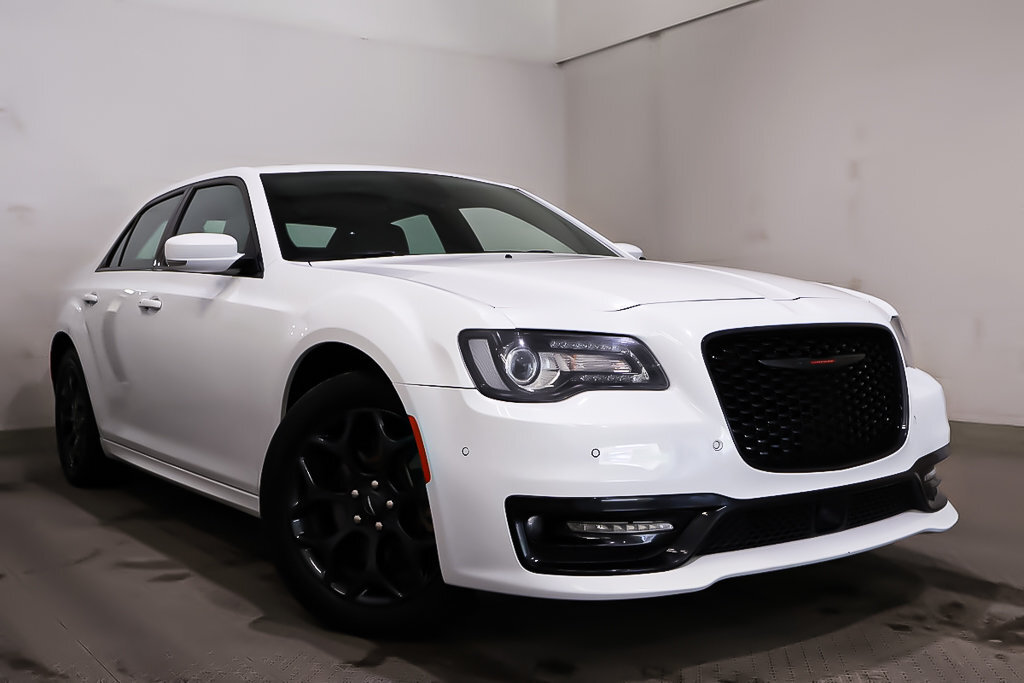 Chrysler 300 2023