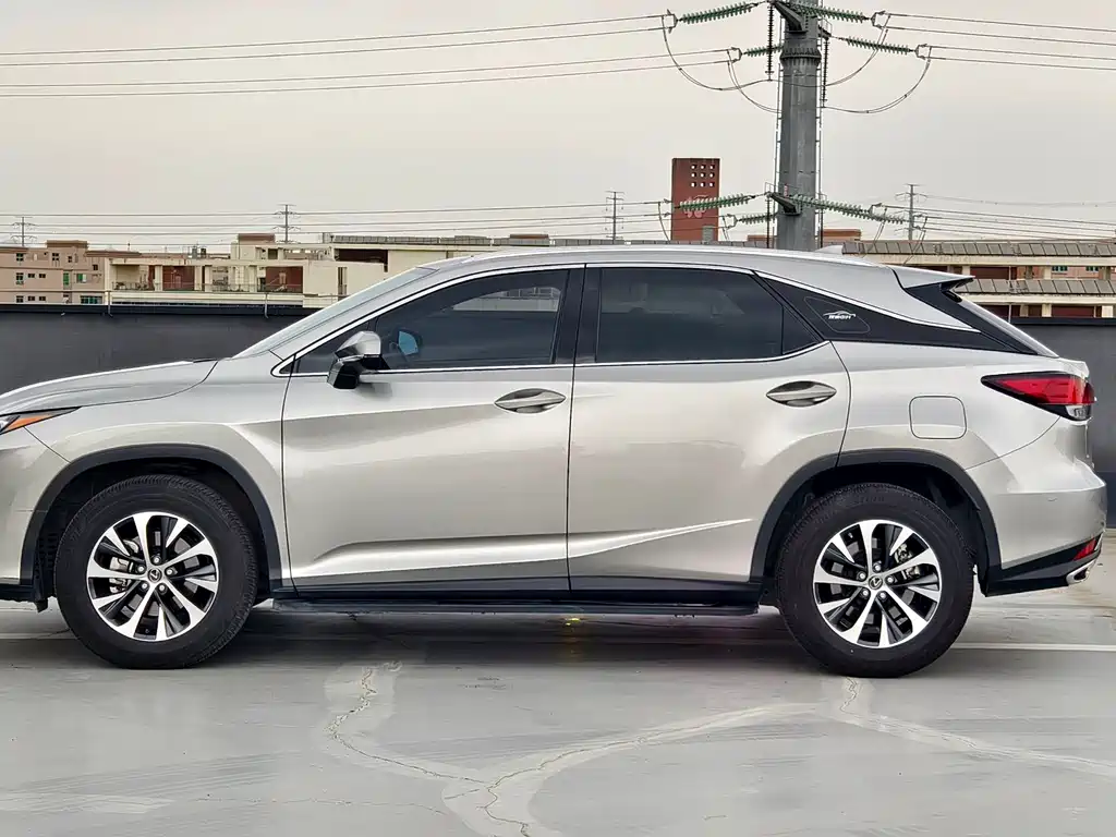 Lexus RX 2021