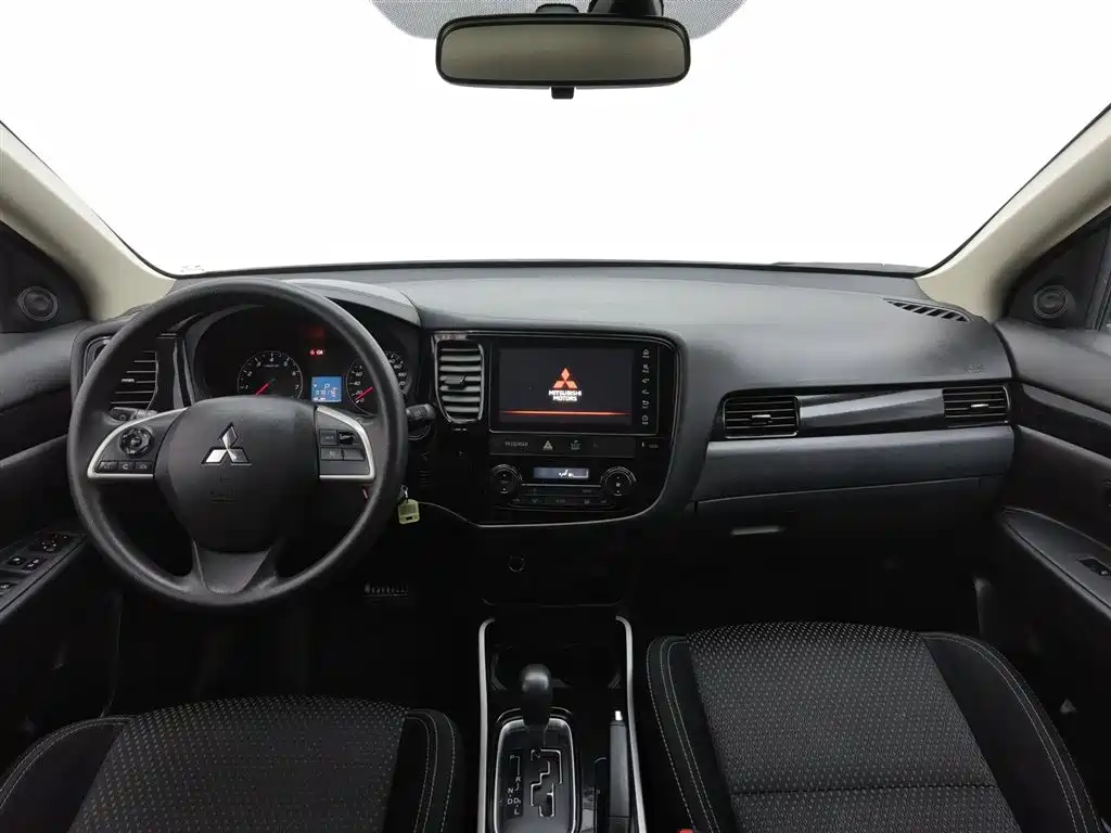 Mitsubishi Outlander 2023