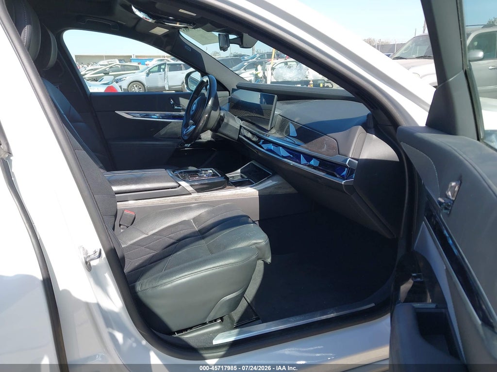BMW i7 2024