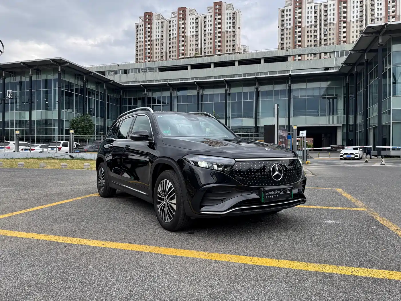 Mercedes-Benz EQB 2025