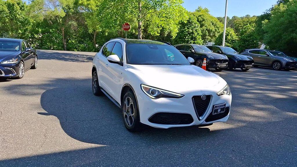 Alfa Romeo Stelvio 2023