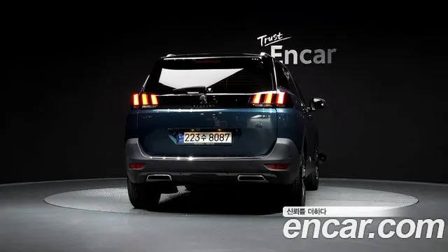 Peugeot 5008 2021