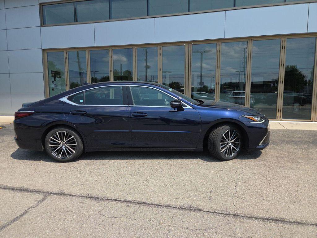 Lexus ES 2024