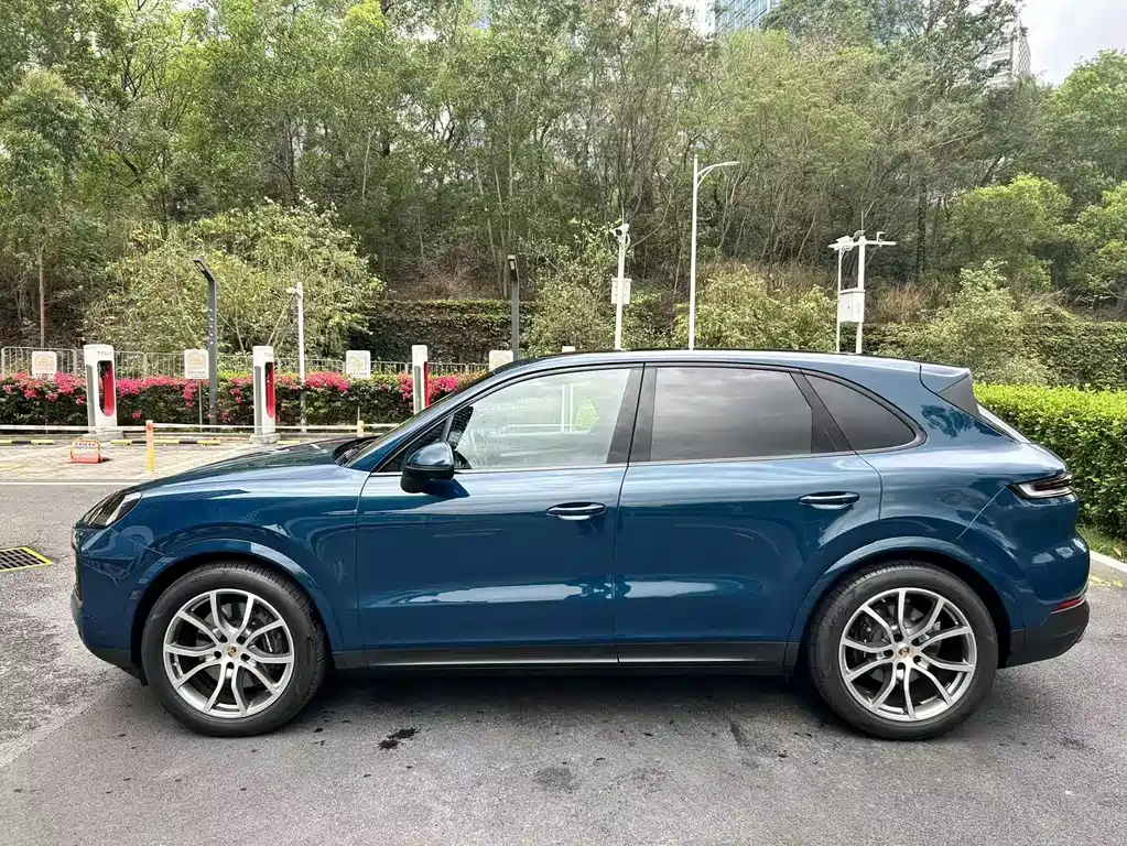 Porsche Cayenne 2025