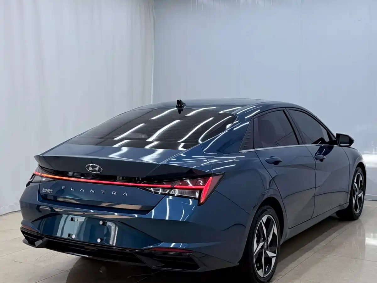 Hyundai Elantra 2023