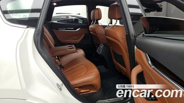 Maserati Levante 2021
