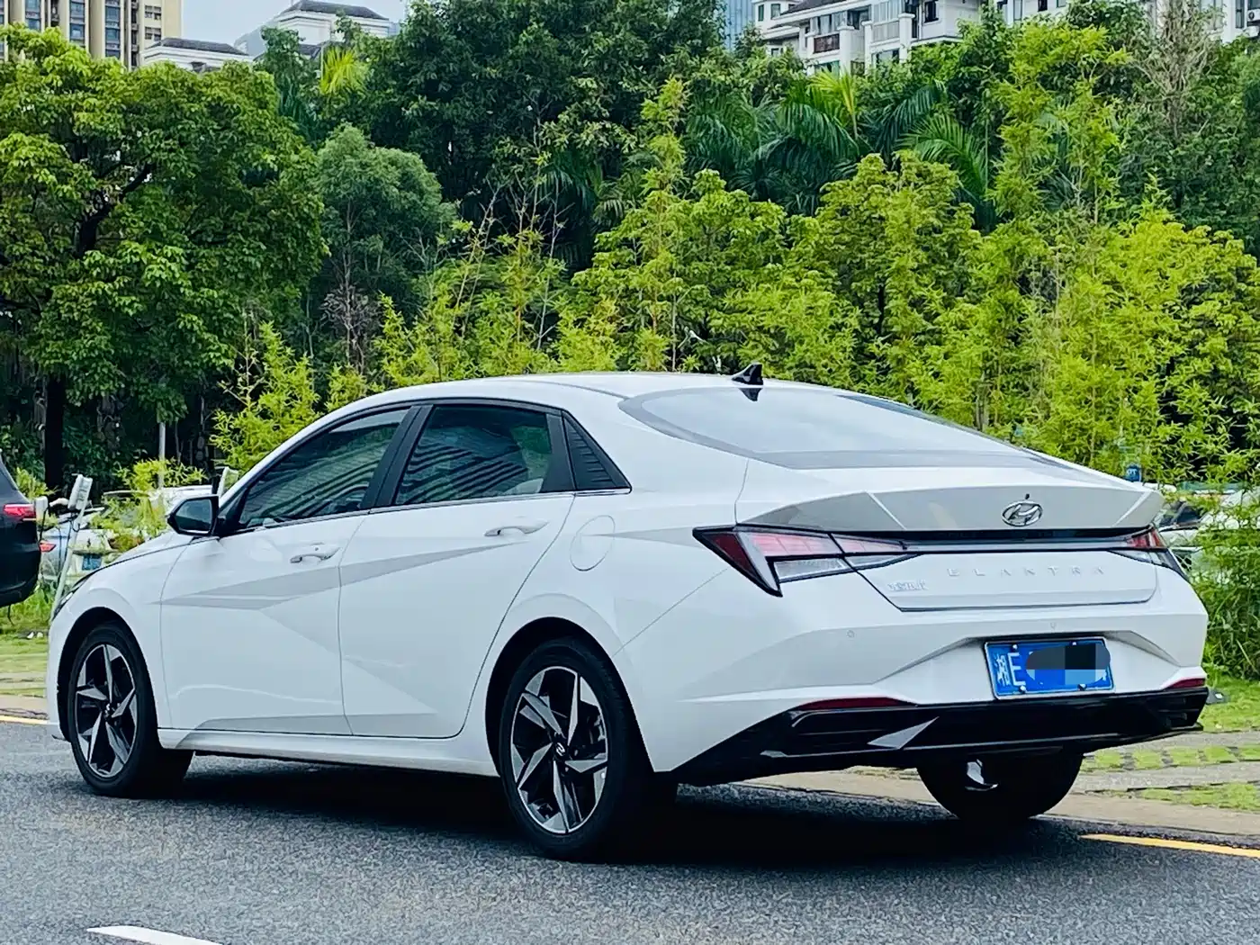Hyundai Elantra 2022