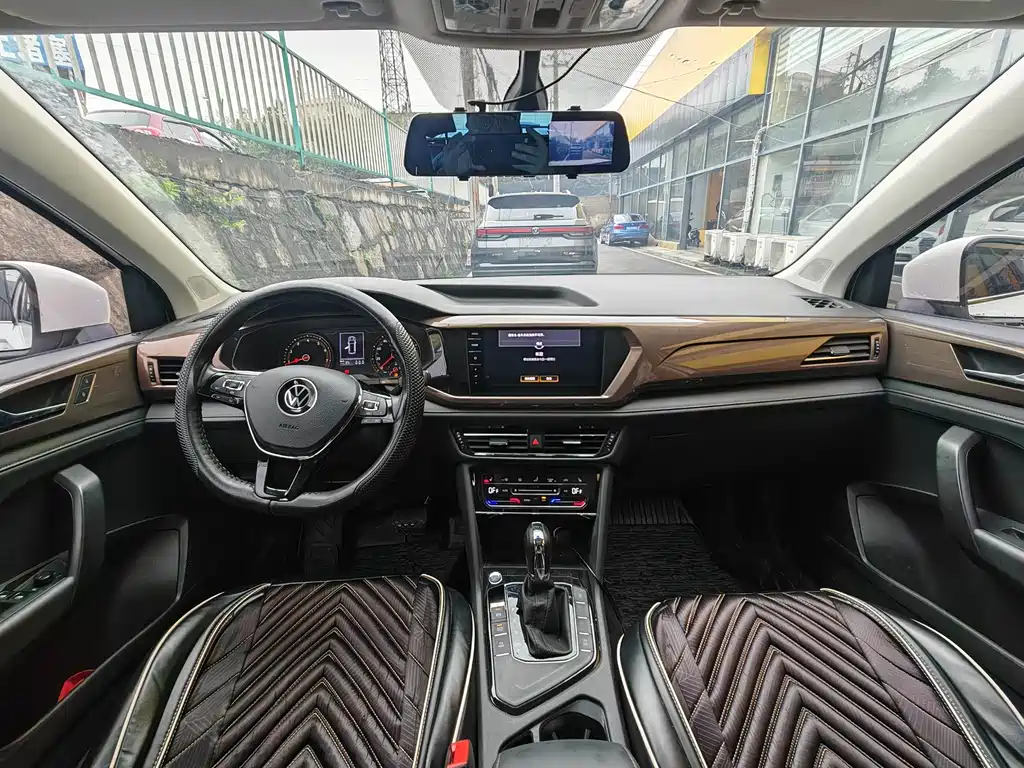 Volkswagen Tharu 2021
