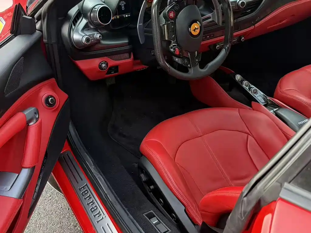 Ferrari F8 2021