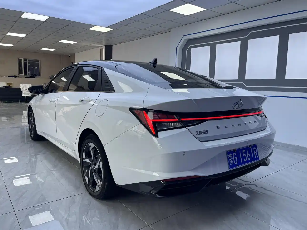 Hyundai Elantra 2023