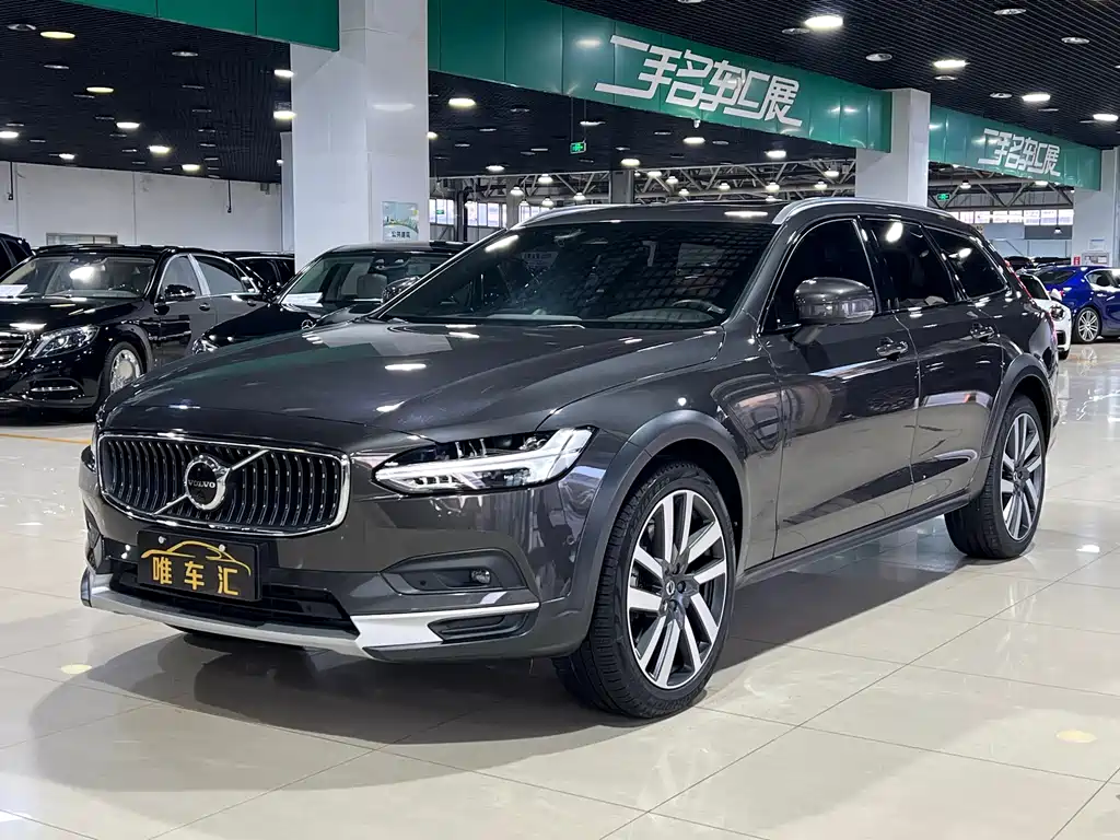 Volvo V90 2023