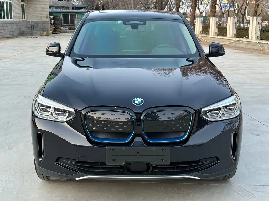 BMW iX3 2021