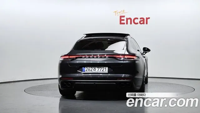 Porsche Panamera 2023