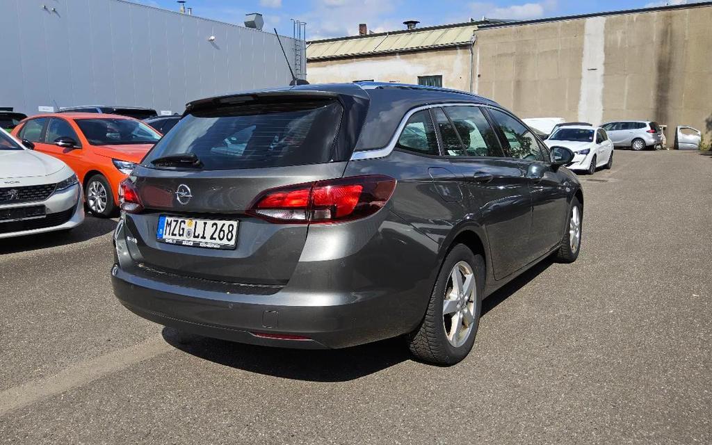 Opel Astra 2021